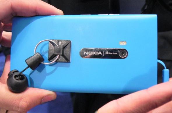 MWC 2012: Nokia Lumia 900 În acțiune - premiantul de la CES analizat În Barcelona (Video): dscn0241jpg.jpg