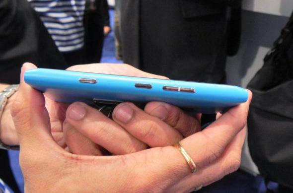 MWC 2012: Nokia Lumia 900 În acțiune - premiantul de la CES analizat În Barcelona (Video): dscn0242jpg.jpg