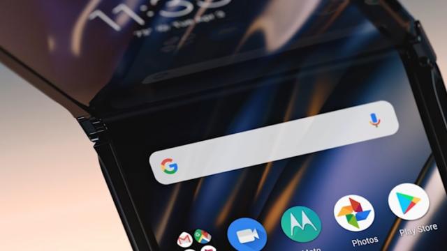 <b>Motorola oferă un tutorial/set de recomandări pentru utilizarea pliabilului Moto RAZR 2019</b>Cum am aflat deja că au început precomenzile pentru Moto RAZR 2019, în SUA cel puţin şi că telefonul va fi livrat la începutul săptămânii viitoare, iată că Motorola vine şi cu nişte precizări legate de terminalul