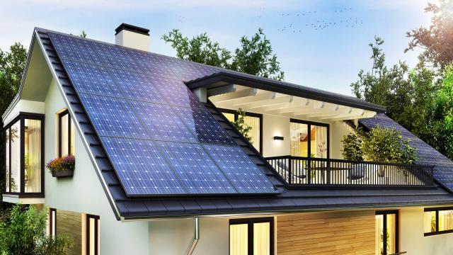 <b>TVA scăzut la 5% pentru panouri fotovoltaice, solare, pompe de căldură (Proiect de lege)</b>Segmentul panourilor fotovoltaice e în creştere, mai ales după ce UE a propus ca panourile solare să devină obligatorii pe toate clădirile noi din Uniune, pentru a compensa criza energetică. Am văzut Anker lansând panouri solare, Allview