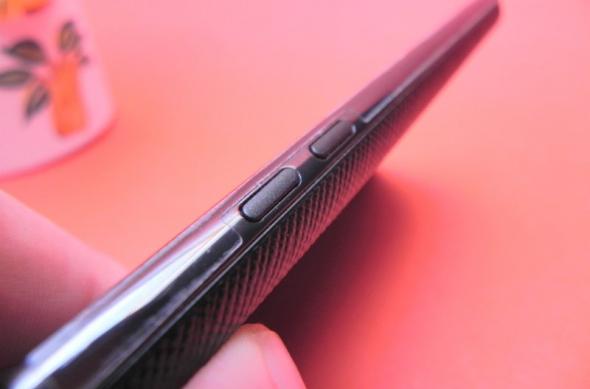 Review LG Prada 3.0 - telefonul fashion cu preț decent, interfață alb/negru, design deosebit (Video): 12_review_lg_prada_3_mobilissimo_rojpg.jpg