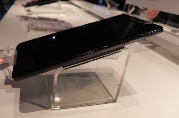 Lenovo Vibe Z hands on preview - phablet LTE de 5.5 inch cu procesor Snapdragon 800 (Retro MWC 2014 - Video): dscn4771jpg.jpg