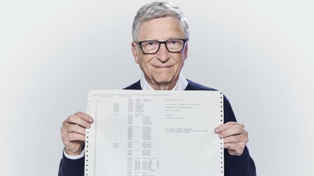 <b>Bill Gates publică pe blog codul Altair BASIC la 50 de ani de la lansare; Primii 4 KB din istoria Microsoft, descărcabili în format PDF</b>Bill Gates tocmai a postat pe blogul său personal o bucată de cod cu valoare de exponat de muzeu: Altair BASIC, primul software scris pentru Microsoft - și da, chiar l-a scris el, linie cu linie, pe vremea când avea 19 ani. A spus clar...