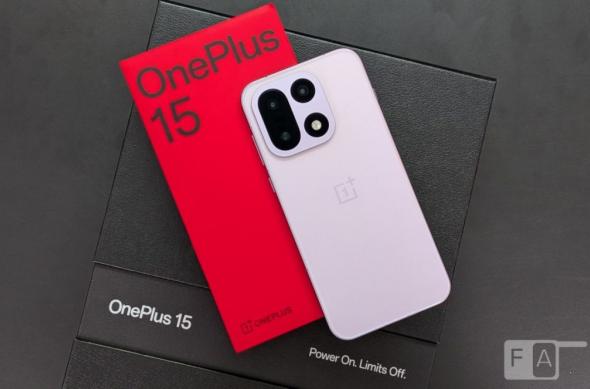 OnePlus 15 - Unboxing FoneArena: OnePlus 15 (1).jpg
