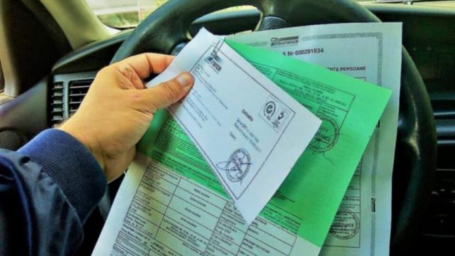 <b>RCA: Plafonul despăgubirilor ar putea crește de la 500.000 lei la peste 6 milioane euro; România riscă sancțiuni UE pentru întârzierea legislației</b>România ar putea ajunge în fața Curții de Justiție a Uniunii Europene, după ce timp de aproape doi ani nu a implementat complet o directivă europeană privind RCA-ul. Comisia Europeană e gata să declanșeze procedura, iar Ministerul Afacerilor Externe