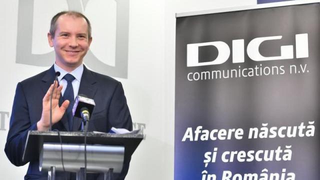 <b>RCS & RDS doreşte să aplice o suprataxa pentru serviciile utilizate de proprii clienţi în roaming în UE</b>RCS & RDS este operatorul cu cele mai mici tarife la telefonia mobilă pe piaţa locală, probabil şi motivul pentru care a anunţat o intenţie de suprataxare. E vorba despre suprataxarea serviciilor utilizate de clienţii săi în roaming în UE.