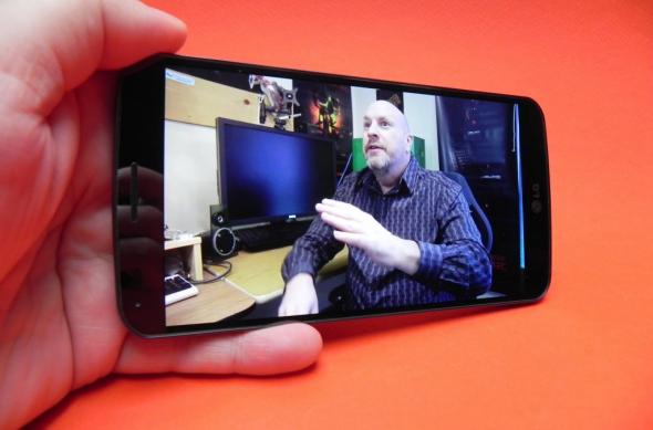 LG G Flex Review: telefonul curbat Își flexează mușchii, se dovedește "subțire" În unele aspecte (Video): lg_g_flex_review_mobilissimo_ro_40jpg.jpg