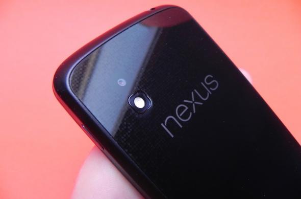 Review Google Nexus 4: baterie bună, OS atractiv, dezamăgire În rest (Video): google_nexus_4_review_mobilissimo_ro_07jpg.jpg