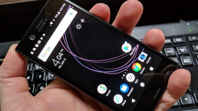 <b>Sony Xperia XZ1 Compact: Acustică stereo cu volum optim, plăcut și de calitate</b>Îmi place că până şi Samsung a înţeles că trebuie să ai difuzoare stereo pe un telefon din ziua de azi pentru a conta. Sony a înţeles asta de mult, deşi primele experimente ale lor nu au fost chiar perfecte. Au avut timp să se perfecţioneze, aşa că Sony..