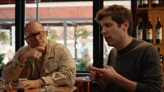 <b>OpenAI vrea mai mult decât un chatbot: Sam Altman vorbește despre un "nou tip de computer" gândit pentru era AI</b>Într-un interviu recent acordat în podcastul Hard Fork și citat de către cei de la Windows Central, Sam Altman (CEO OpenAI) a spus că dispozitivele actuale nu sunt gândite pentru o lume în care AI-ul e prezent peste tot. Alături de Brad Lightcap, COO-ul..