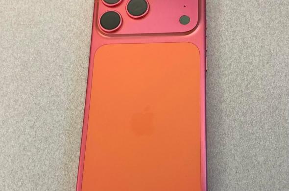 iPhone 17 Pro Max (Cosmic Orange) - Schimbare culoare: download - 2025-10-17T152509.394.jpg
