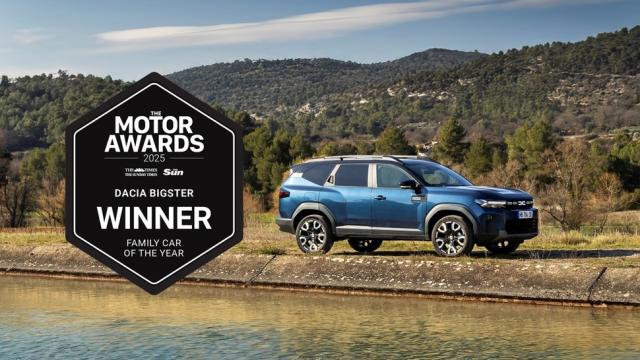 <b>Criticată de români, premiată de străini; Dacia Bigster desemnată mașina de familie a anului în UK, mașina de buget a anului în Germania</b>Deși ultimele modele Dacia au evoluat semnificativ din punct de vedere al design-ului, românii rămân critici cu privire la pachetul livrat de către aceste automobile. Totul ține de prețuri care au urcat semnificativ în ultimii ani
