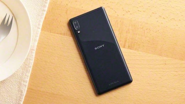 <b>Preț și disponibilitate Sony Xperia L3 în România</b>După ce anterior descopeream faptul că smartphone-urile Sony Xperia 10 și Xperia 10 Plus erau listate la precomandă pe plan local, iată că acum este rândul lui Xperia L3 să debuteze în oferta retailerilor. Acesta este modelul
