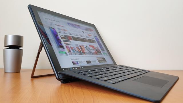 <b>Prezentare Acer Switch 7 Black Edition: Laptop 2 în 1 cu kickstand, ecran tactil de 13.5 inch și 16 GB RAM</b>În vreme ce picajul tabletelor continuă, dispozitivele de tip 2 în 1 se bucură de succes pe piața globală - acestea fiind terminale care oferă într-un singur pachet atât funcționalitatea pusă la dispoziție de către un laptop, cât și pe cea