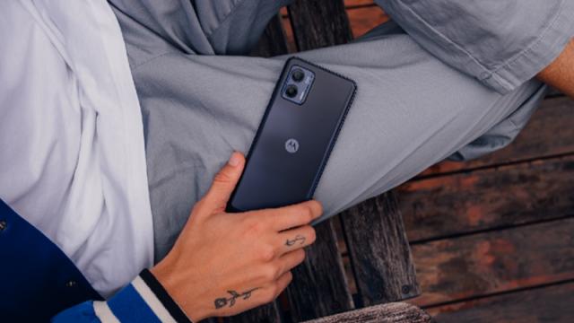 <b>Preț și disponibilitate Motorola Moto G73 5G în România</b>Sfârșitul lunii februarie ne mai aduce un smartphone Moto pe plan local și anume Motorola Moto G73, pe care îl găsim deja listat la vânzare și care între timp a primit și recenzia detaliată Mobilissimo. Este momentul să aflăm și la ce sume