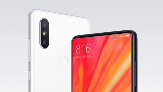 <b>Funcțiile camerei foto de pe Mi Mix 3 vor ajunge și pe smartphone-urile Mi 8 și Mix 2s printr-un update software</b>Debutul lui Xiaomi Mi Mix 3 de săptămâna trecută ne-a adus și o serie de funcții noi pentru camera foto duală din spate, funcții care spre fericirea utilizatorilor de Mix 2s și Mi 8 vor ajunge și pe telefoanele lor. Vestea a fost dezvăluită
