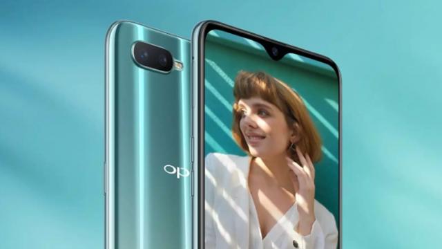 <b>Oppo R15x debutează oficial drept o variantă nouă de Oppo K1: telefon cu decupaj "picătură", cititor de amprente în ecran</b>Astăzi din partea companiei chineză Oppo vine și lansarea smartphone-ului Oppo R15x, acesta fiind o variantă nouă de Oppo K1 care aduce unele îmbunătățiri la pachet. Descoperim din rândurile de mai jos care sunt principalele dotări ale