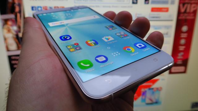 <b>ASUS ZenFone 3 ZE552KL: Benchmark-uri peste modelele midrange rivale, foste flagship-uri de asemenea</b>ASUS ZenFone 3 ZE552KL ar trebui să ne aducă aceleaşi performante ca şi ZenFone 3 ZE520KL, deoarece ambele au fix aceleaşi dotări la interior. Ce e diferit e doar diagonala şi mărimea bateriei practic. Se păstrează acelaşi CPU octa core Snapdragon 625..