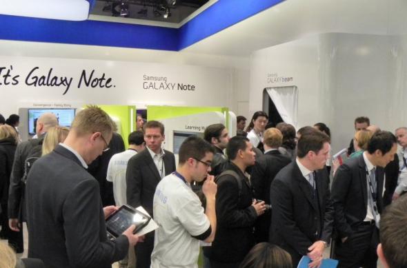 MWC 2012: Samsung Galaxy Beam Într-un preview hands-on - iată telefonul cu proiector din Barcelona (Video): dscn0336jpg.jpg