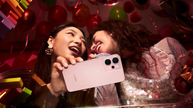 <b>OPPO prezintă noul smartphone de buget Reno14 F cu baterie de 6000 mAh, ecran 120Hz și procesor Snapdragon</b>La mijloc de săptămână avem o lansare nouă, cea a lui OPPO Reno14 F, smartphone de buget care pune accent pe design, cameră și baterie. Surprinde plăcut prin nuanțele arătoase pe care le adoptă și mă refer aici la roz