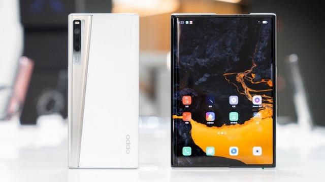 <b>Display-urile rulabile deschid calea către formatul viitorului în zona smartphone, cu Oppo X 2021 drept pionier al tehnologiei</b>Un sondaj prospăt deschis pe grupul Mobilissimo de Facebook ne-a îndemnat să punem la cale un articol interesant, unul în care vom vorbi despre formatul viitorului, nu doar în zona smartphone ci la nivelul