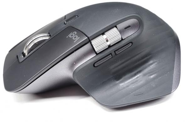 Zona cauciucată a mouse-ului Logitech MX Master 3S devine lipicioasă după câteva luni; Un defect material ignorat de producătorul premium: stptncs2025-06-16_a02_l.jpeg