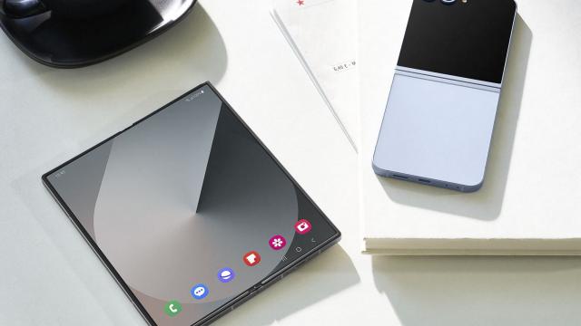 <b>Fără scumpiri pentru noile pliabile Samsung Galaxy Z Fold7 și Z Flip</b>Dacă te pregăteai deja psihic pentru un nou val de scumpiri la pliabilele Samsung, vestea bună e că Galaxy Z Fold7 și Z Flip 7 nu vor veni cu surprize neplăcute la preț — cel puțin nu în toate regiunile. Informațiile vin de la tipsterul