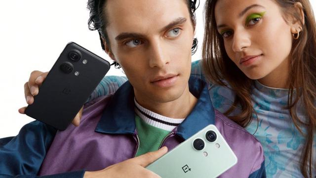 <b>RESIGILATUL ZILEI #64: OnePlus Nord 3 – telefon performant cu 16GB RAM, ecran AMOLED 120Hz și încărcare 80W, ideal pentru multitasking și viteză</b>Iată ca am ajuns la episodul #64 din seria „RESIGILATUL ZILEI”. Astăzi avem pe radar un smartphone care aduce specificații de top într-un design elegant și discret: OnePlus Nord 3 5G, varianta cu 16GB RAM și 256GB stocare, în culoarea Misty Green.