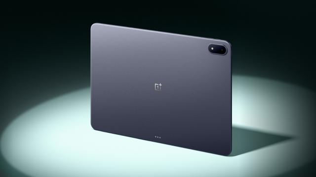 <b>OnePlus Pad 3 sosește în Europa mâine, 5 iunie; Pachet promoțional disponibil acum pentru doar 1 euro</b>OnePlus va anunța oficial noua tabletă OnePlus Pad 3 într-un eveniment online programat pentru 5 iunie 2025, ora 8:30 (ora României). Lansarea vine însoțită de o campanie promoțională limitată, care include un pachet virtual cu beneficii comerciale