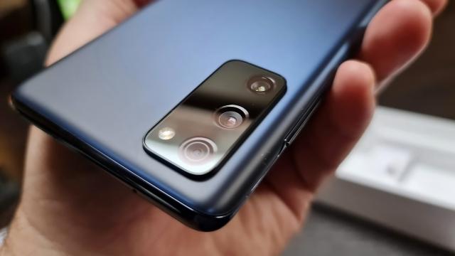 <b>Samsung Germania lansează un program prin care cele mai noi flagship-uri Galaxy pot fi închiriate; Prețuri de la 39.90 euro pe lună</b>Achiziția unui flagship la ora actuală poate fi destul de dificilă, asta ținând cont de sumele la care au ajuns să fie comercializate pe piață acest tip de dispozitive în ultimii ani. În vreme ce unii optează pentru