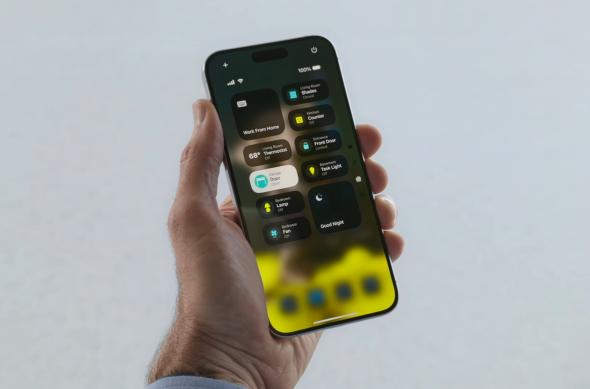 Apple Control Center mai avansat: WWDC 2024 — June 10 _ Apple 16-54 screenshot.jpg