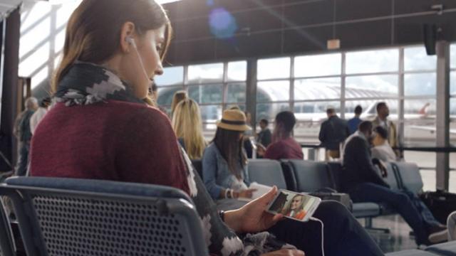 <b>Netflix testează abonamente mai ieftine, doar pentru mobil; Ar costa 3 dolari pe lună</b>După ce am aflat de scumpirea abonamentelor Netflix pe plan internaţional şi apoi local (testarea unor noi tipuri de abonamente, de fapt), acum revine ideea că gigantul de streaming va avea şi oferte ceva mai accesibile