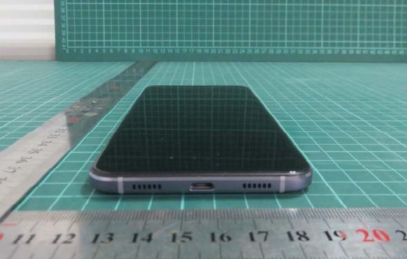 Vodafone Smart V8 - Fotografii FCC: Vodafone-Smart-V8_001.jpg