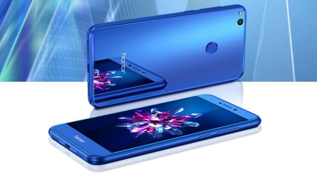 <b>Turul Magazinelor #195: Huawei P9 Lite 2017 la reducere şi mai mare, căşti audio JVC resigilate la ofertă şi... lame Gilette Mach 3 la preţ incredibil</b>Mijlocul acestei săptămâni vine cu noi reduceri la produse foarte interesante și pe lista noastră de recomandări avem și smartphone-ul Huawei P9 Lite (2017), telefon cunoscut sub mai multe denumiri pe piață. De asemenea, vă propunem și o pereche de căști