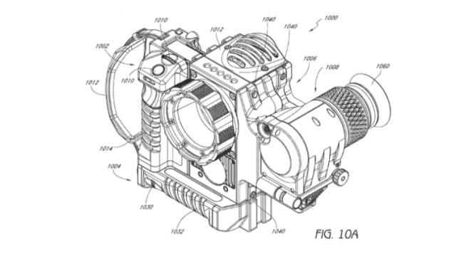 <b>RED Hydrogen One va fi un adevărat telefon Transformers! Brevetele dezvăluie că handset-ul se poate transforma în aparat mirrorless!</b>Săptămâna trecută producătorul de camere video folosite în cinematografie și anume RED, anunța lansarea primului smartphone din portofoliul. Nu au fost dezvăluite prea multe informații, dar am aflat că numele său este RED Hydrogen One și că la