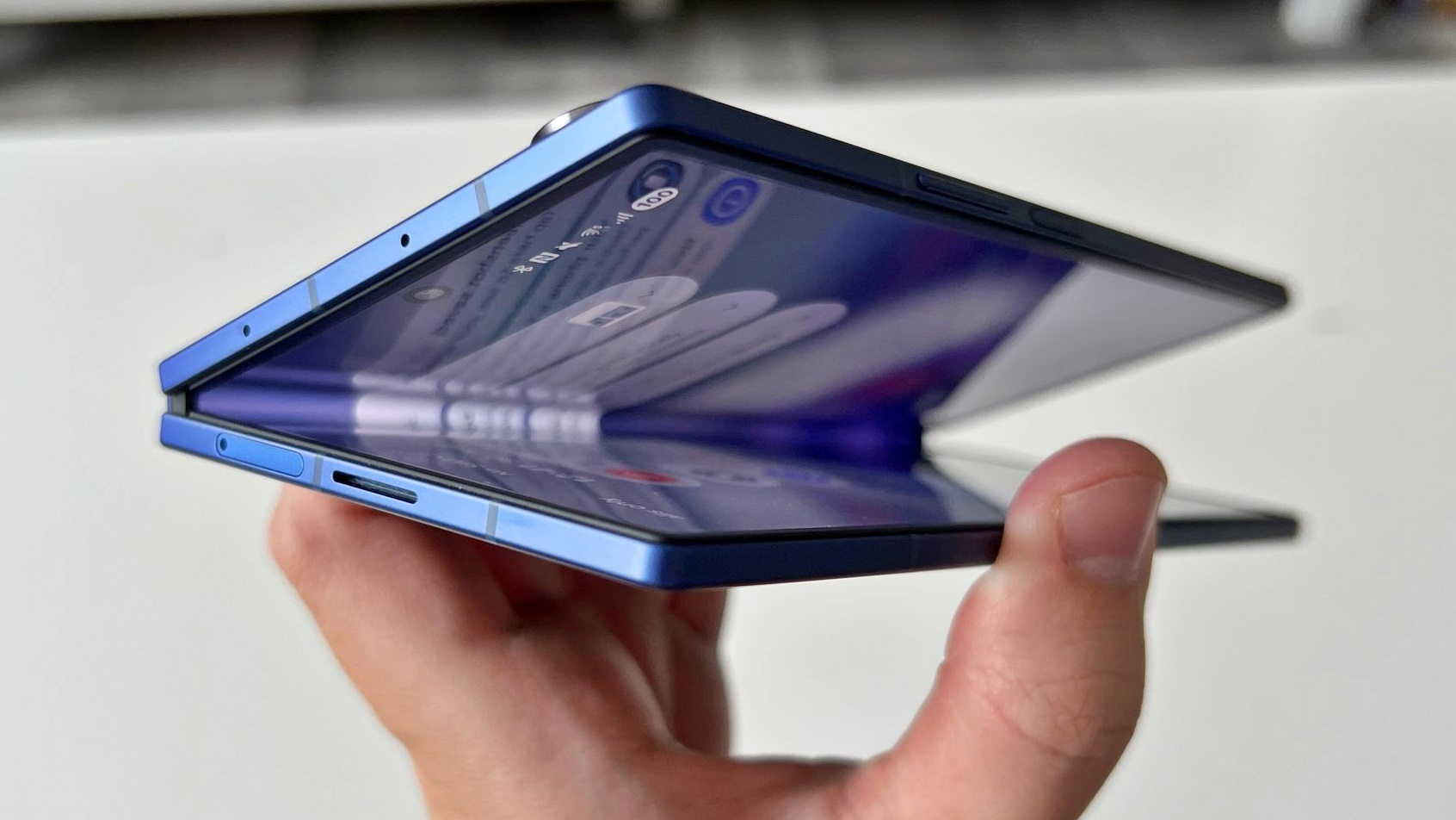 Samsung depășește din nou Apple la livrările globale de smartphone-uri; Galaxy Z Fold7 joacă un rol cheie