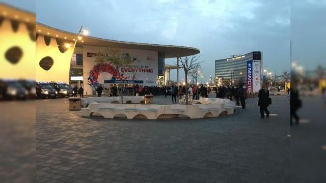 <b>Jurnal de bord MWC 2016, ziua 3: Deschiderea oficială a târgului și primul contact cu flagship-ul LG G5!</b>După o trezire matinală, și numeroase ore petrecute printre holurile târgului Mobile World Congress, iată-mă ajuns înapoi la apartamentul unde sunt cazat pentru a vă prezenta desfășurarea evenimentelor de astăzi. Data de 22 februarie...