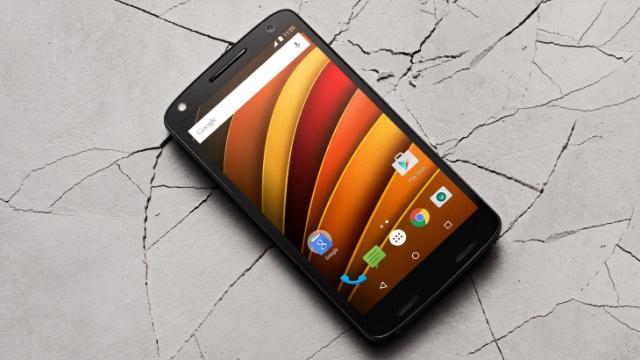 <b>Motorola Droid Turbo 2 va fi lansat la nivel internațional sub numele de Moto X Force; ajunge în Europa din noiembrie</b>Cu doar câteva zile în urmă cei de la Motorola au dezvăluit poate unul dintre cele mai interesante terminale ale sfârșitului de an, și anume modelul Droid Turbo 2. Deși specificațiile hardware sunt de cele mai multe ori aflate...