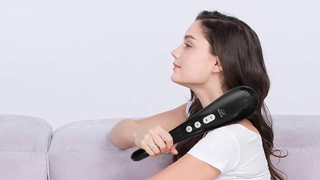 <b>E LUNI e AMAZON: Azi vă recomandăm aparatul pentru masaj wireless, cu încălzire, Snailax, numai bun după o sesiune de antrenament la sală</b>E săptămâna cadourilor, însă revine azi și seria noastră „E LUNI e AMAZON” cu o nouă recomandare de produs. Din păcate, sunt șanse mici ca produsele comandate de pe Amazon DE să ajungă înainte de Crăciun dacă alegi livrarea standard