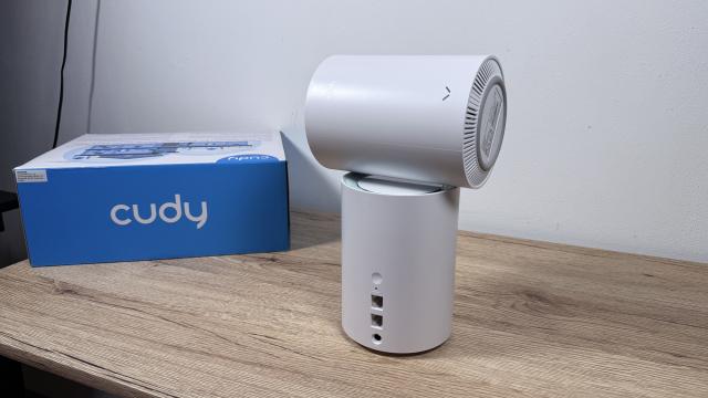 <b>Am testat Cudy M1300 2.0: Sistem Mesh Wi-Fi 5 accesibil, elegant și surprinzător de stabil</b>Sistemele mesh au devenit soluția preferată pentru cei care vor o acoperire Wi-Fi completă în locuință fără bătăi de cap. Iar dacă bugetul este un criteriu important, Cudy M1300 iese cumva în evidență, fiind un model accesibil ce promite acoperire de până