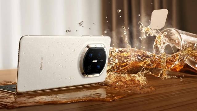 <b>Peste 600 euro costă să repari ecranul lui Huawei Mate X7! Pentru un pliabil chiar nu e mult!</b>Cei de la Gizmochina, sursa acestei ştiri au încercat să facă senzaţie punând un titlu care zice „costul reparaţiei de ecran pliabil de pe Huawei Mate X7 e echivalent cu un Xiaomi 17 Pro”. De fapt e vorba despre 632 de euro, iar dacă te uiţi în tabăra