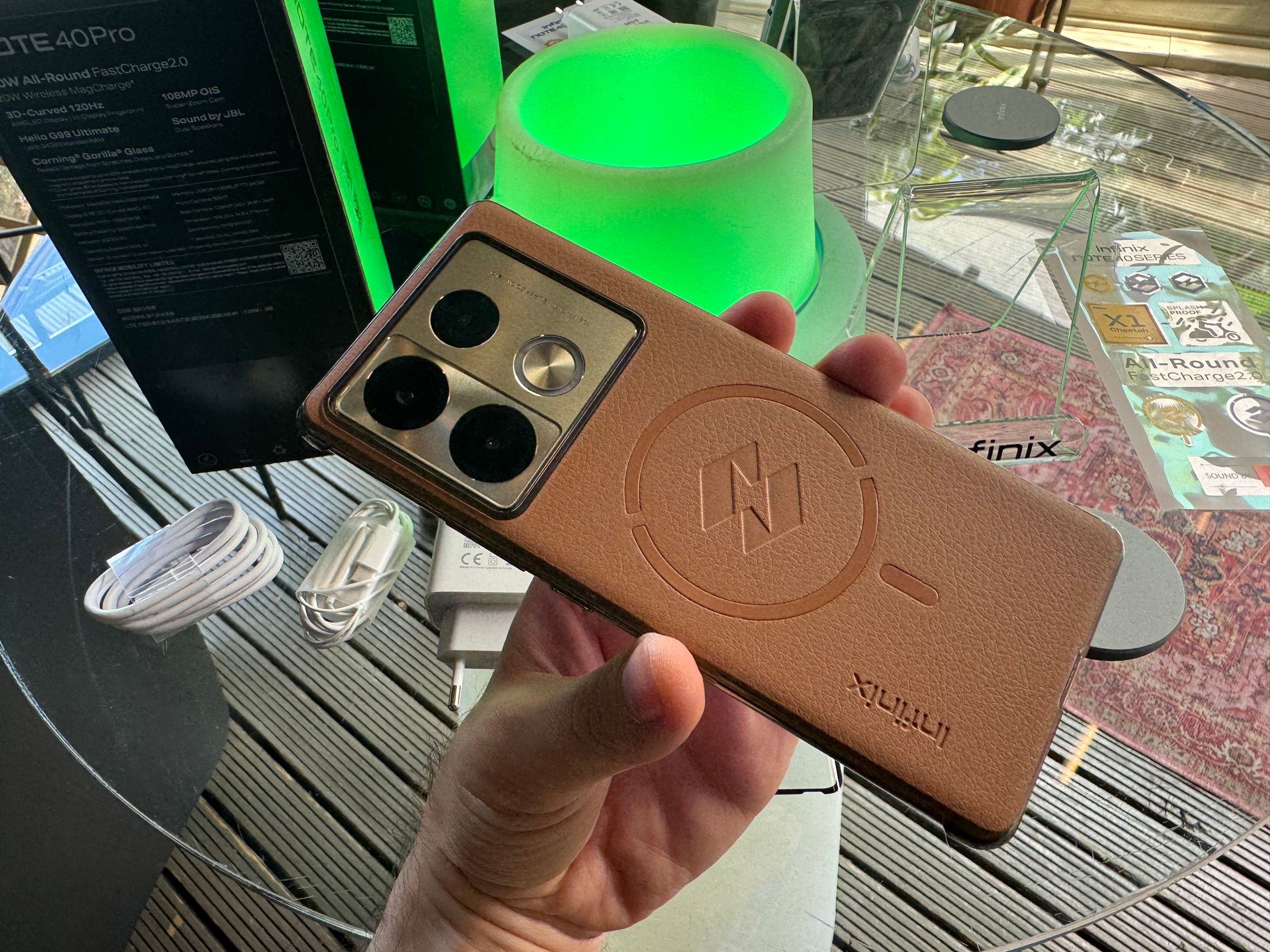 Infinix Note 40 Pro 4G: Specificații de mid-range solid, cu accent pe baterie și ecran