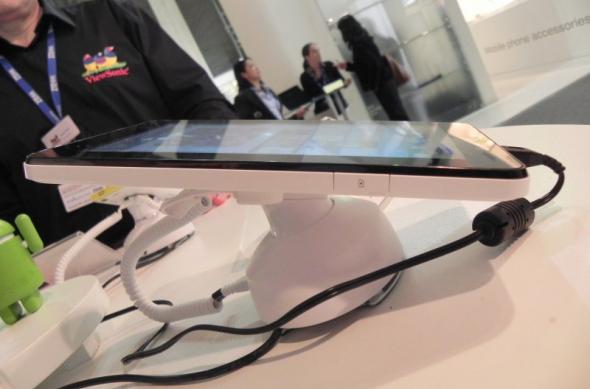 MWC 2012: ViewSonic ViewPad E70 Hands On - tableta Android 4.0 entry level cu interfață 3D (Video): dscn0944jpg.jpg