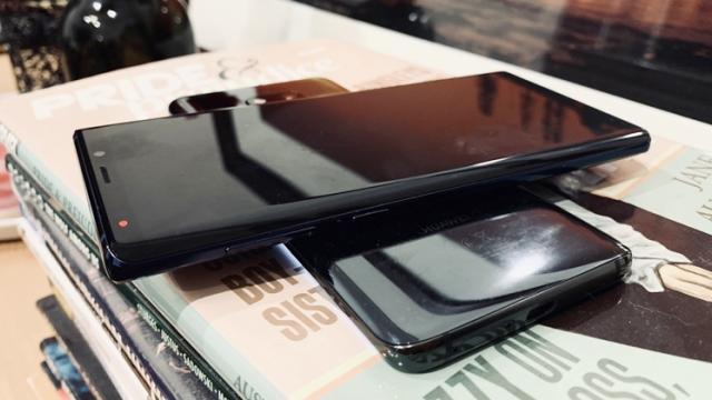 <b>Samsung Galaxy S10 va oferi funcția "Powershare" de încărcare wireless pentru alte dispozitive</b>În continuarea campaniei de leak-uri asociată lui Samsung Galaxy S10 aflăm astăzi o veste importantă despre noul flagship, aceea că sud-coreenii vor oferi aici o funcție numită "Powershare". Este vorba despre capabilitatea telefonului