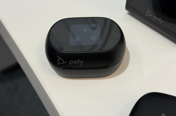 Poly Voyager Free 60+ UC - Căști wireless: Photo 22.10.2025, 11 33 04.jpg