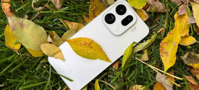 OPPO Find X9 Pro: Design elegant și sofisticat, cu forme geometrice și muchii plate aflate în armonie