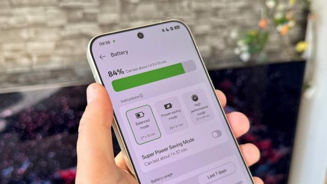 <b>OPPO Find X9 Pro: Baterie fără mAh în minus față de China, 7500 mAh care doboară recorduri peste recorduri</b>Nu credeam că va veni curând ziua în care un smartphone mainstream să aducă o ditamai bateria și în Europa, în ideea în care până acum doar în China vedeam capacități de mii de mAh, iar global se tăiau semnificativ. Dar gata!