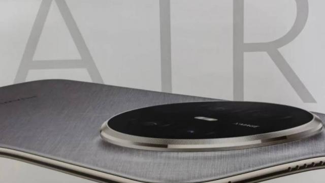 <b>Telefonul „prea subţire” de la Huawei primeşte un poster: Mate 70 Air apare online (iar)</b>Huawei Mate 70 Air e cel mai nou telefon din seria terminalelor care gonesc după ideea de subţirime exagerată, pentru a concura cu iPhone Air şi S25 Edge. E şi Moto Edge 70 pe acea listă, nu uitaţi. Ei bine azi apare un poster promoţional cu Huawei Mate