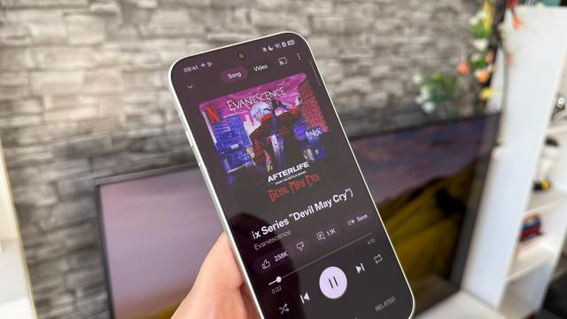 <b>OPPO Find X9 Pro: Acustică cu sunet stereo capabil, peste multe flagship-uri din 2025</b>Știm deja rețeta de sunet pentru flagship-urile momentului - difuzoare stereo cu speaker mare la bază plus un earpiece sus ce preia rol de difuzor audio la redarea de muzică. Fix așa stau lucrurile și aici pe OPPO Find X9 Pro