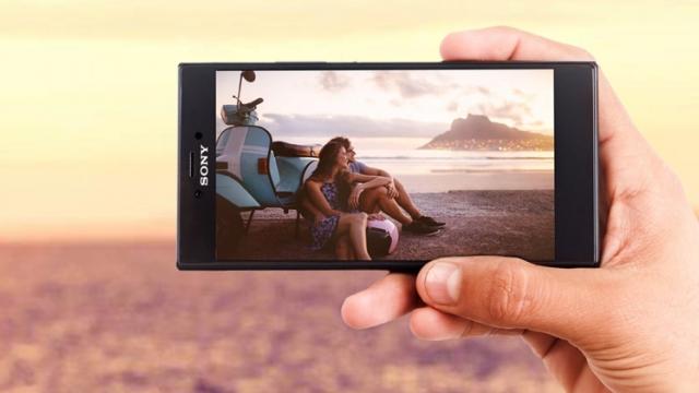 <b>Sony Xperia R1 și Xperia R1 Plus sunt lansate pe piața din India; modele de buget ce vor primi Android Oreo</b>Pe neașteptate cei de la Sony au lansat astăzi smartphone-urile Xperia R1 și Xperia R1 Plus pe piața din India, modele din zona de buget ce sosesc alături de promisiunea sosirii lui Android Oreo sub formă de update în perioada următoare